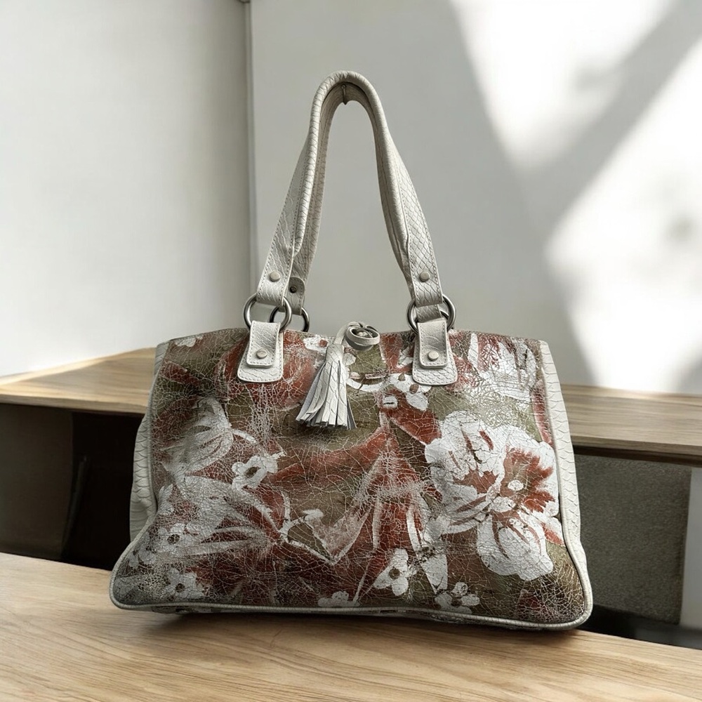 Claudia Firenze Rare Distressed floral bag White tassel Closure 3 Compartments